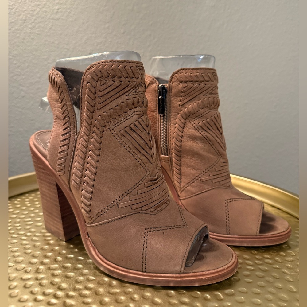 Vince Camuto Karinita Heel - Picture 2 of 4
